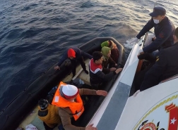 تركيا تنقذ ما يقرب من 80 مهاجرا غير نظامي في بحر إيجة