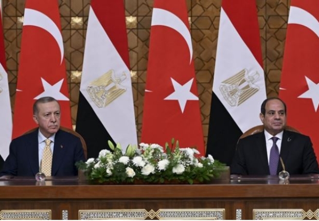 مؤتمر مشترك بين الرئيس التركي ونظيره المصري في القاهرة