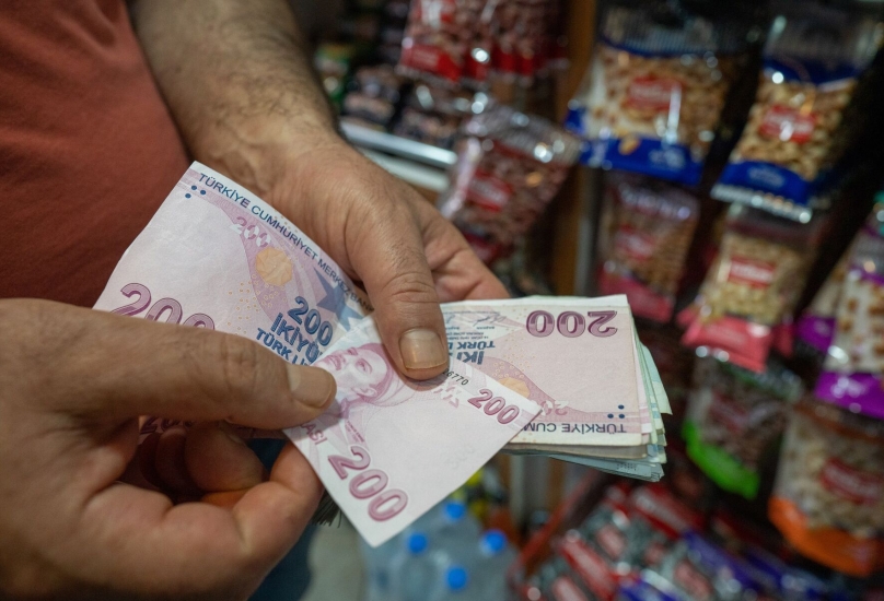 الليرة التركية تشهد تحسناً أمام الدولار
